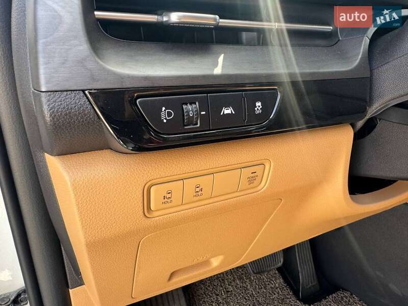 Мінівен Kia Carnival 2021 в Києві