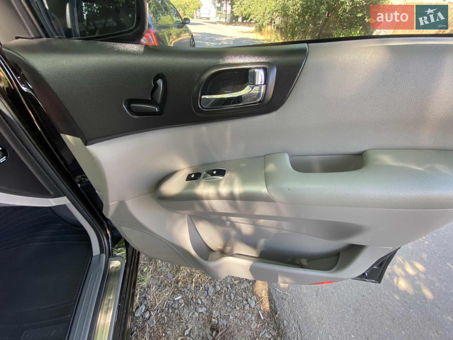 2011 Kia Carnival - мініатюра 7