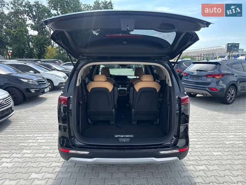 Мінівен Kia Carnival 2021 в Києві