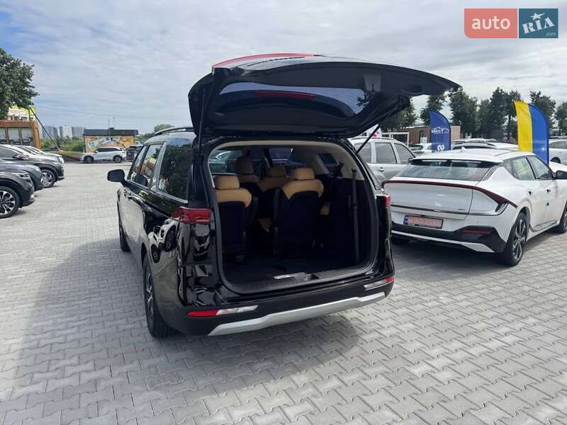 Мінівен Kia Carnival 2021 в Києві