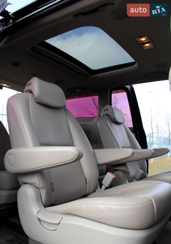 Минивэн Kia Carnival 2015 в Одессе