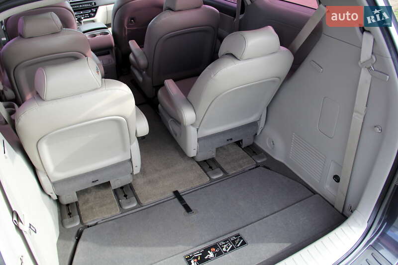 Минивэн Kia Carnival 2015 в Одессе