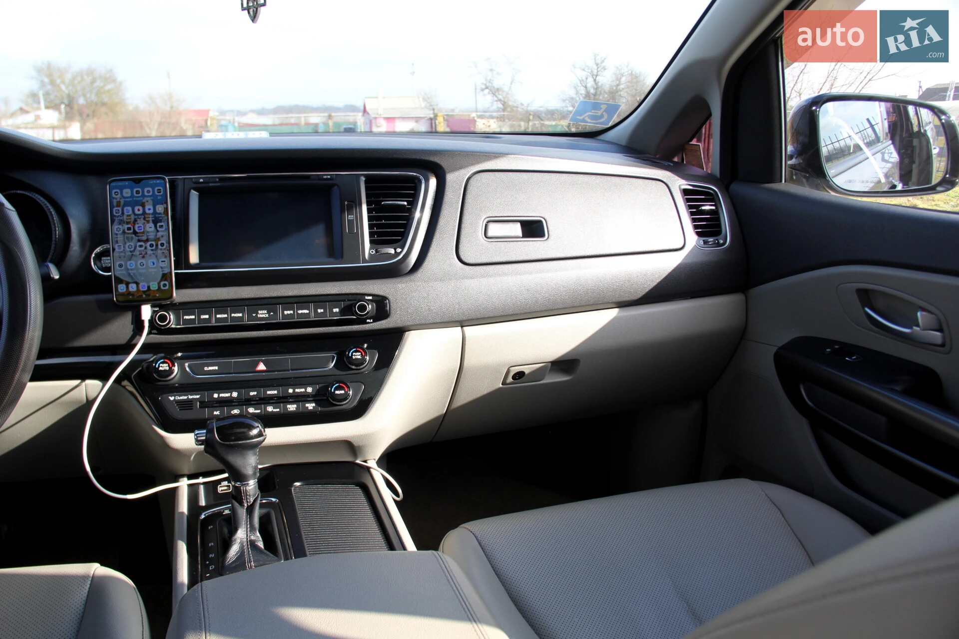 2015 Kia Carnival - мініатюра 25