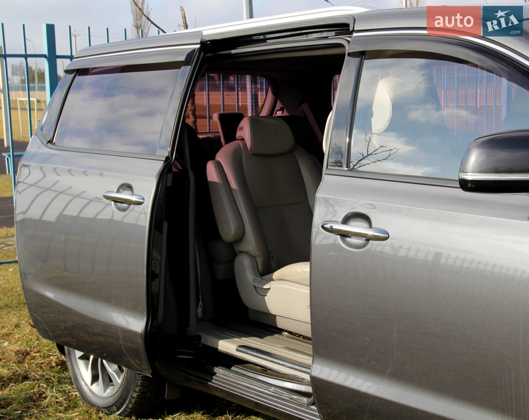 2015 Kia Carnival - мініатюра 27
