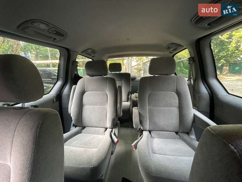 Мінівен Kia Carnival 2005 в Одесі