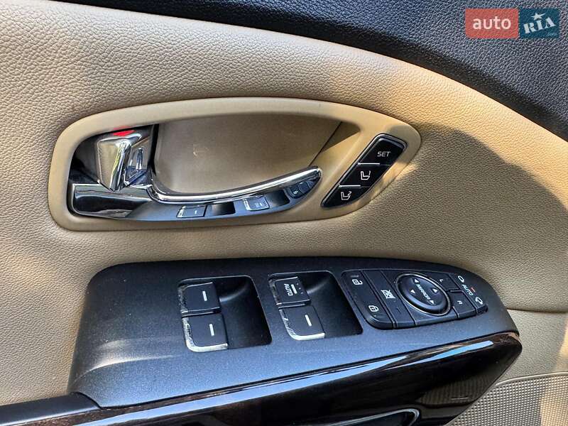 Минивэн Kia Carnival 2019 в Киеве