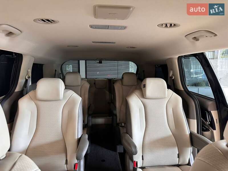 Мінівен Kia Carnival 2022 в Одесі
