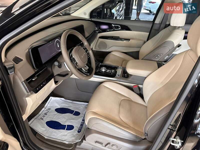 Мінівен Kia Carnival 2022 в Одесі