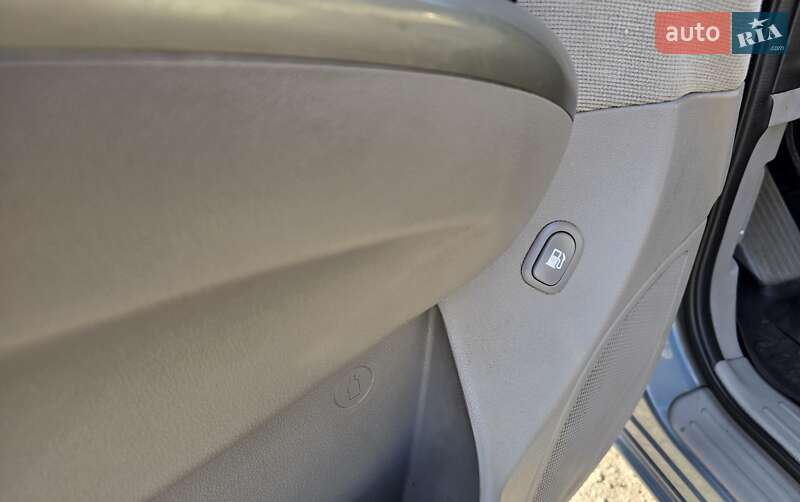 Минивэн Kia Carnival 2008 в Хмельницком