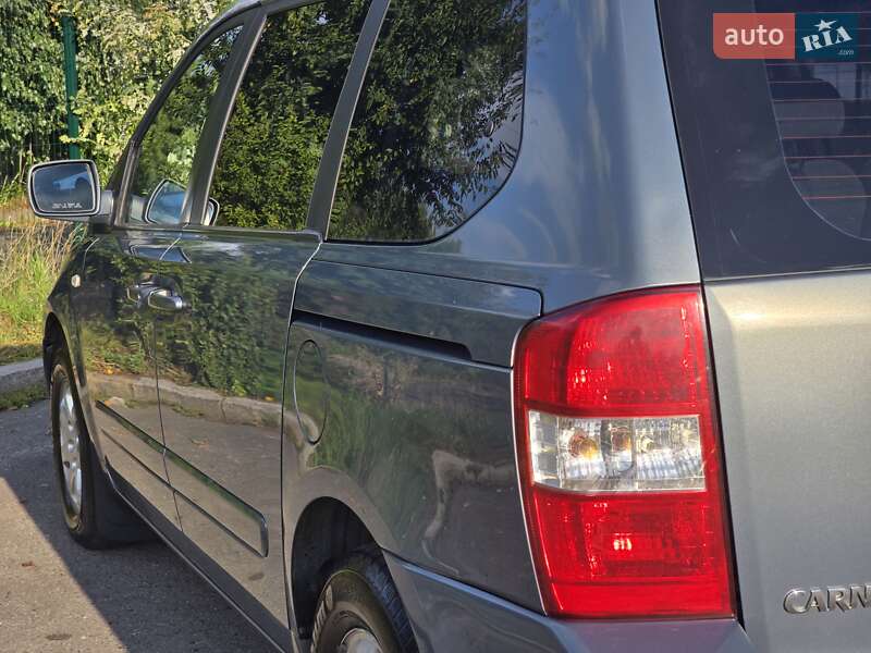 Минивэн Kia Carnival 2008 в Хмельницком