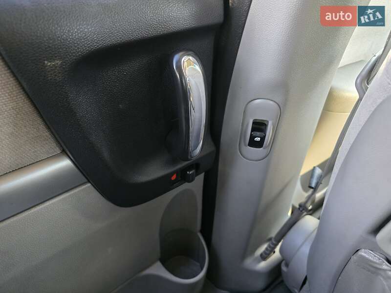 Минивэн Kia Carnival 2008 в Хмельницком