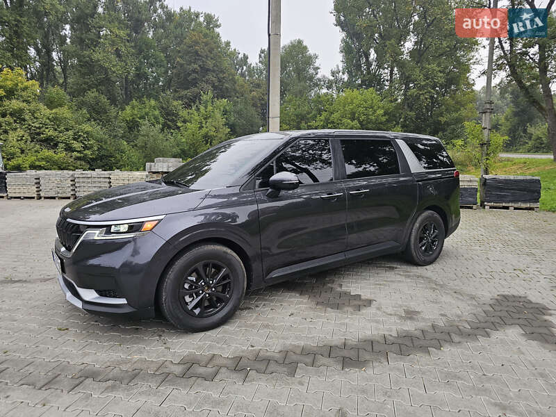 Мінівен Kia Carnival 2023 в Трускавці