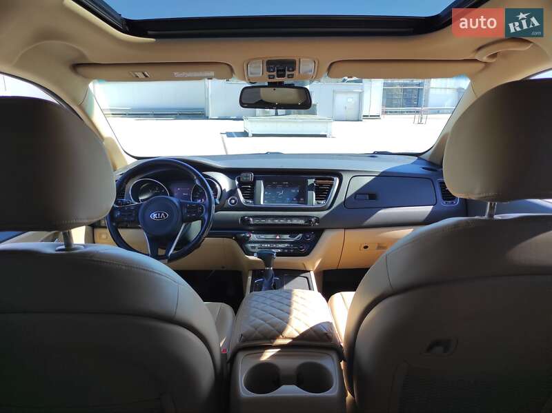 Минивэн Kia Carnival 2018 в Киеве