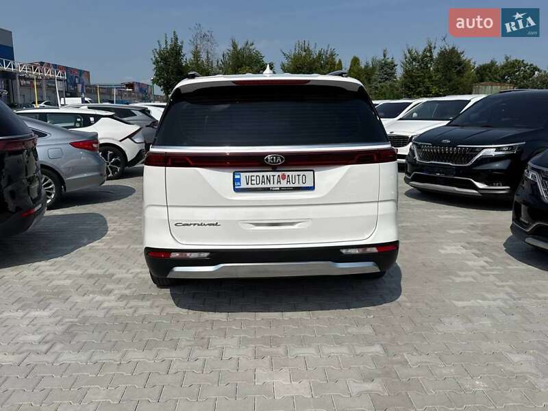 Минивэн Kia Carnival 2021 в Киеве