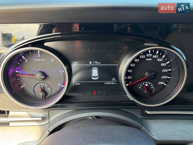 Минивэн Kia Carnival 2021 в Киеве