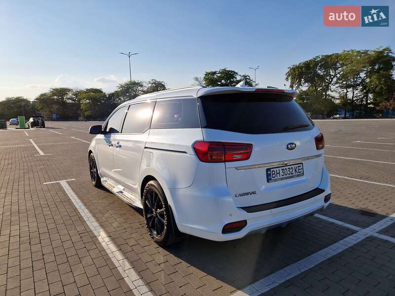 Минивэн Kia Carnival 2018 в Одессе