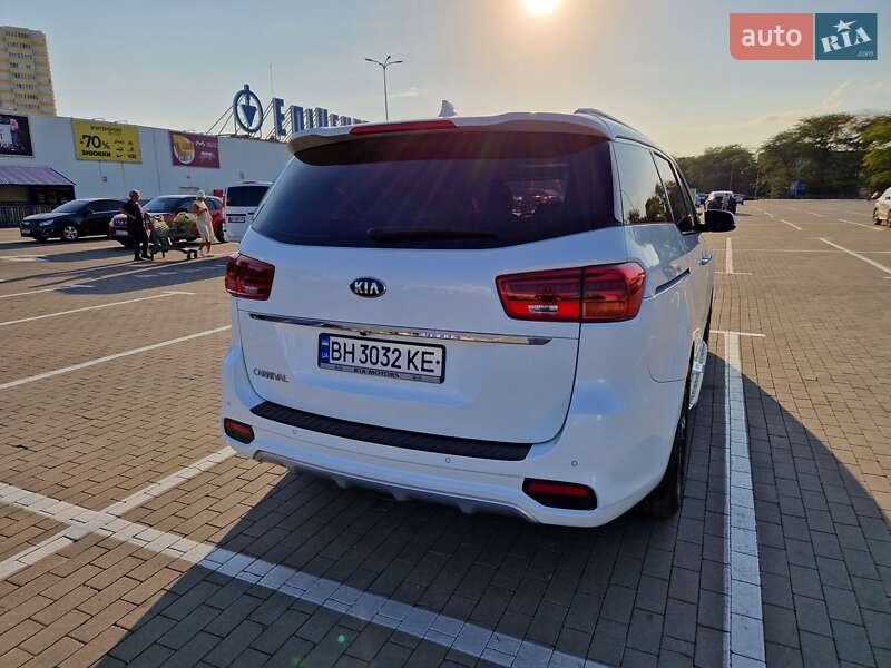 Минивэн Kia Carnival 2018 в Одессе