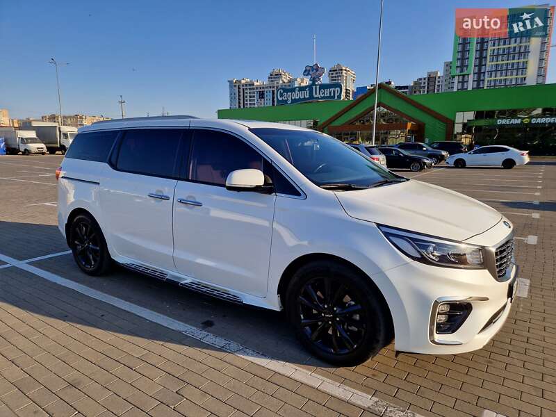 Минивэн Kia Carnival 2018 в Одессе