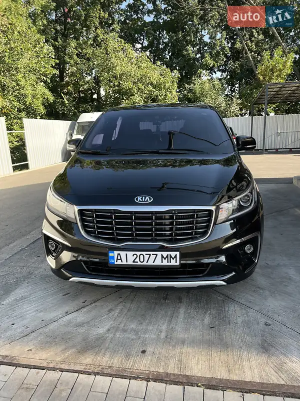Kia Carnival