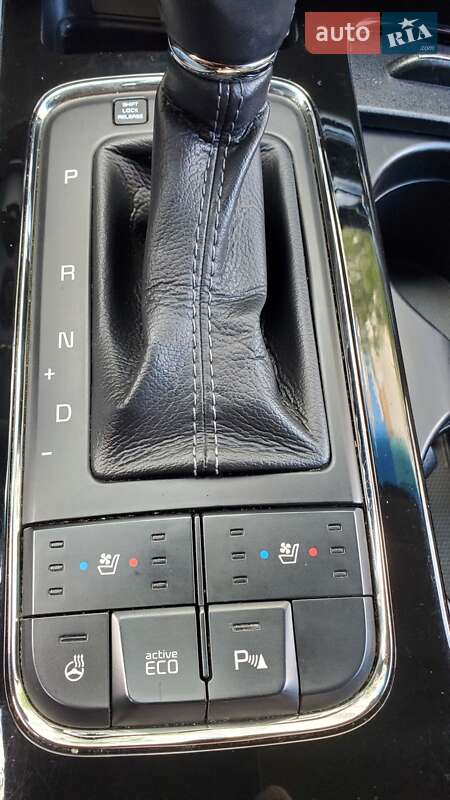 Мінівен Kia Carnival 2015 в Одесі фото 8 Мінівен Kia Carnival 2015 в Одесі