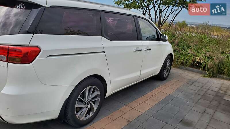 Мінівен Kia Carnival 2015 в Одесі фото 12 Мінівен Kia Carnival 2015 в Одесі