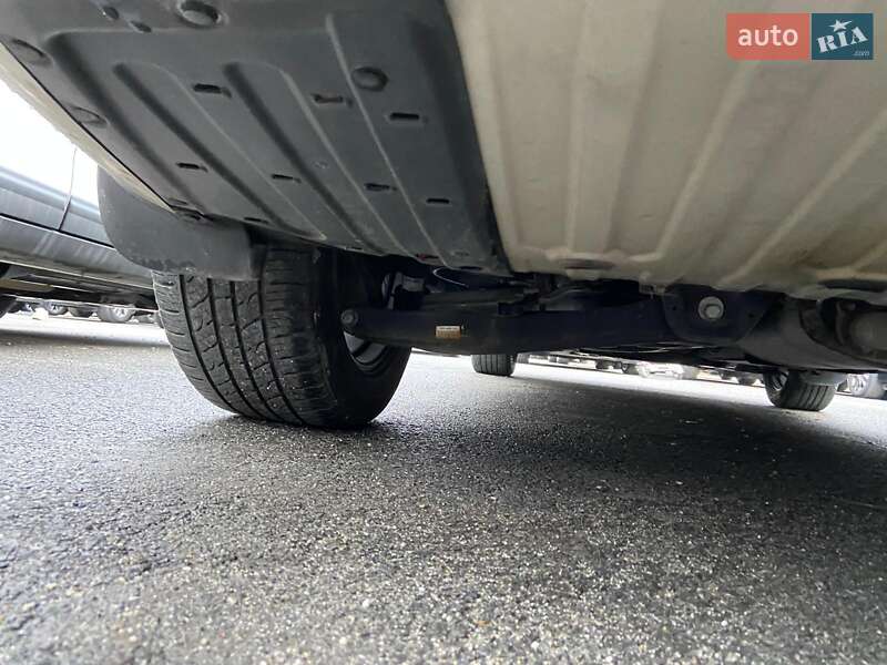 Мінівен Kia Carnival 2015 в Одесі фото 56 Мінівен Kia Carnival 2015 в Одесі