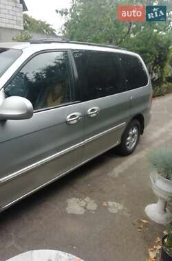 Минивэн Kia Carnival 2003 в  фото 12 Минивэн Kia Carnival 2003 в