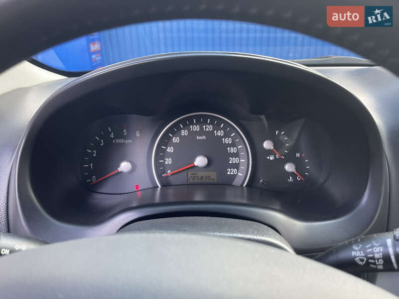 Минивэн Kia Carnival 2008 в Днепре фото 7 Минивэн Kia Carnival 2008 в Днепре