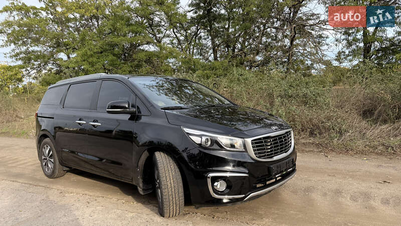 Мінівен Kia Carnival 2017 в Білгороді-Дністровському фото Мінівен Kia Carnival 2017 в Білгороді-Дністровському