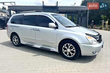 Мінівен Kia Carnival 2014 в Львові