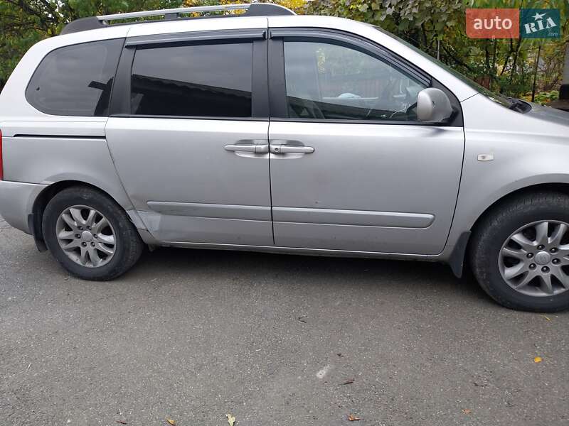 Мінівен Kia Carnival 2006 в Києві