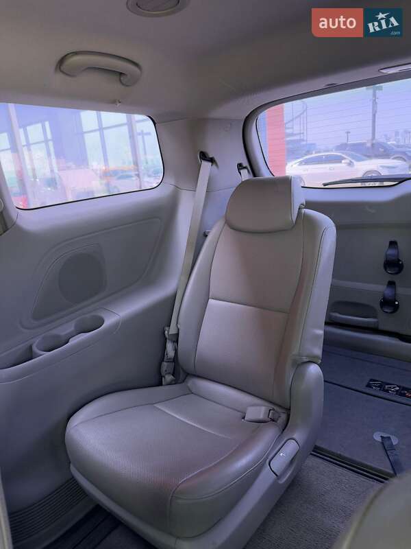 Мінівен Kia Carnival 2015 в Хмельницькому