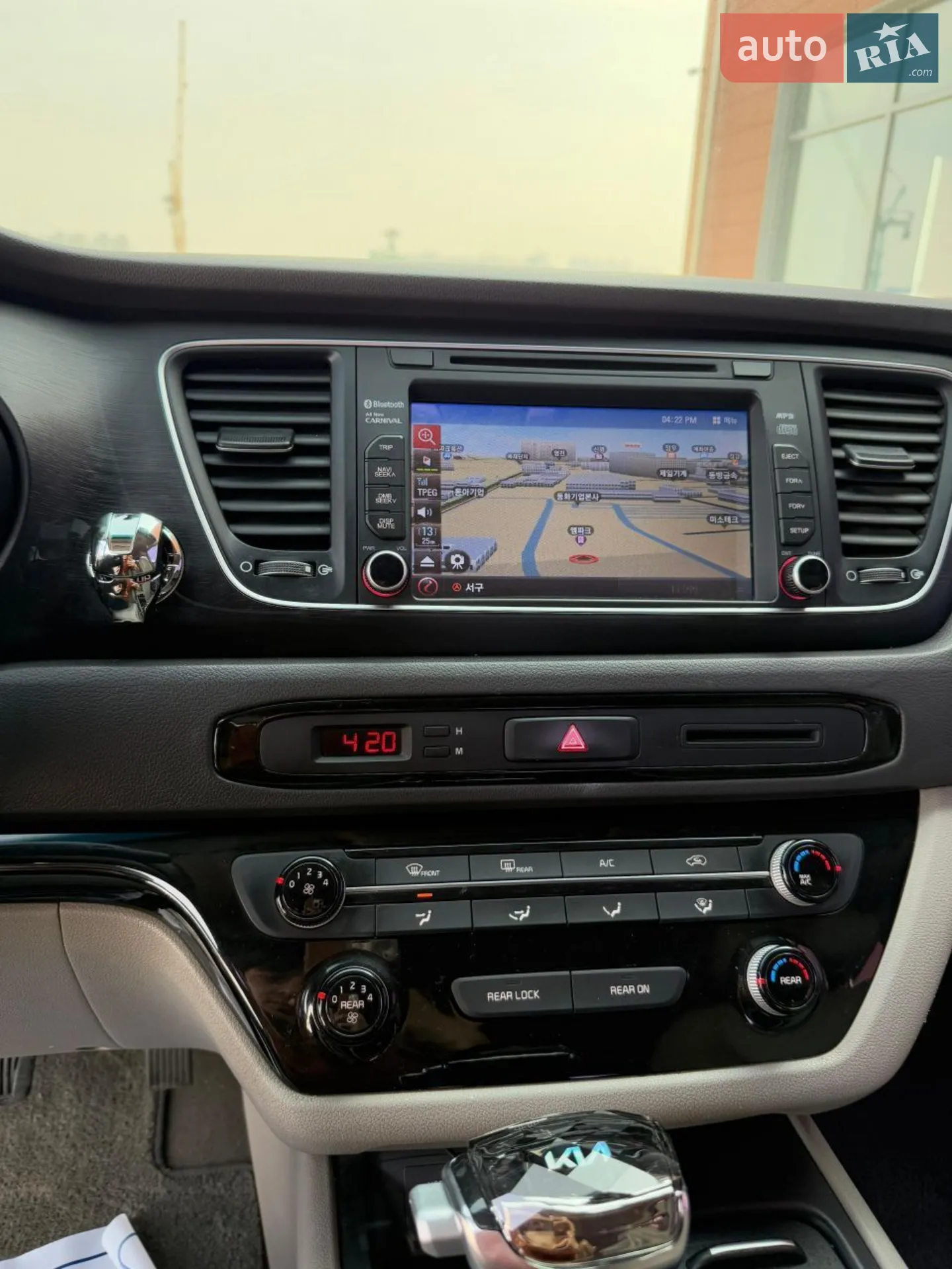 2015 Kia Carnival - мініатюра 26