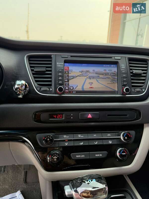 Мінівен Kia Carnival 2015 в Хмельницькому