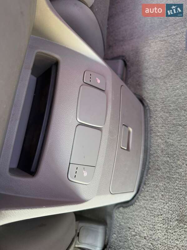Мінівен Kia Carnival 2015 в Хмельницькому