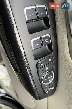 Мінівен Kia Carnival 2014 в 