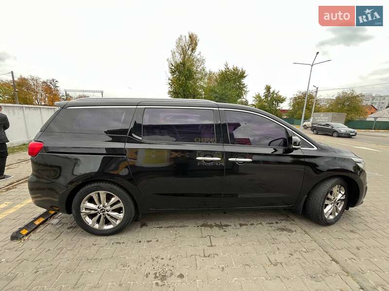 Мінівен Kia Carnival 2014 в Києві