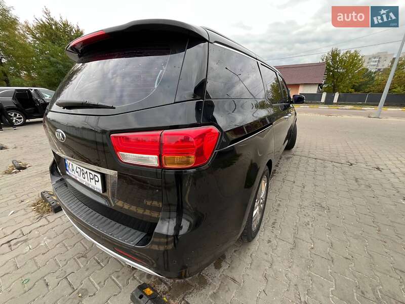 Мінівен Kia Carnival 2014 в Києві