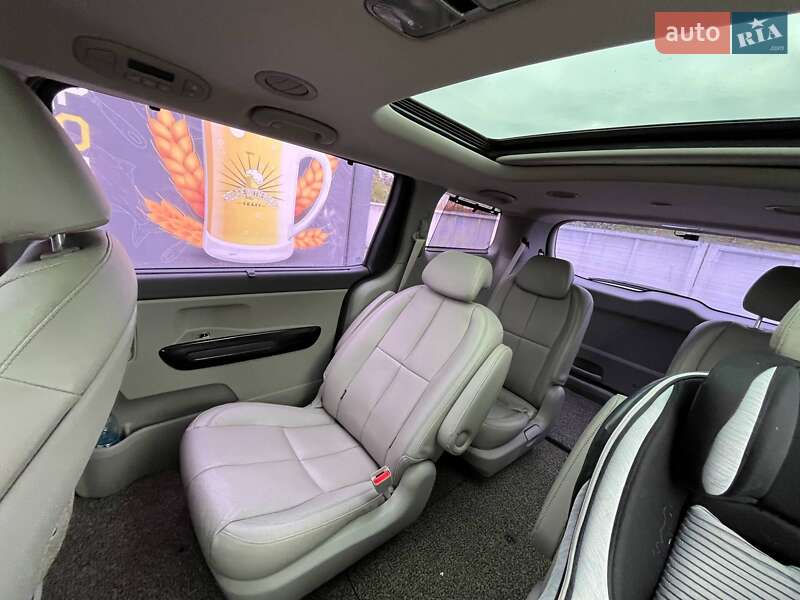 Мінівен Kia Carnival 2014 в Києві