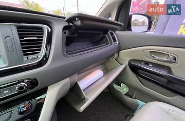 Мінівен Kia Carnival 2014 в 