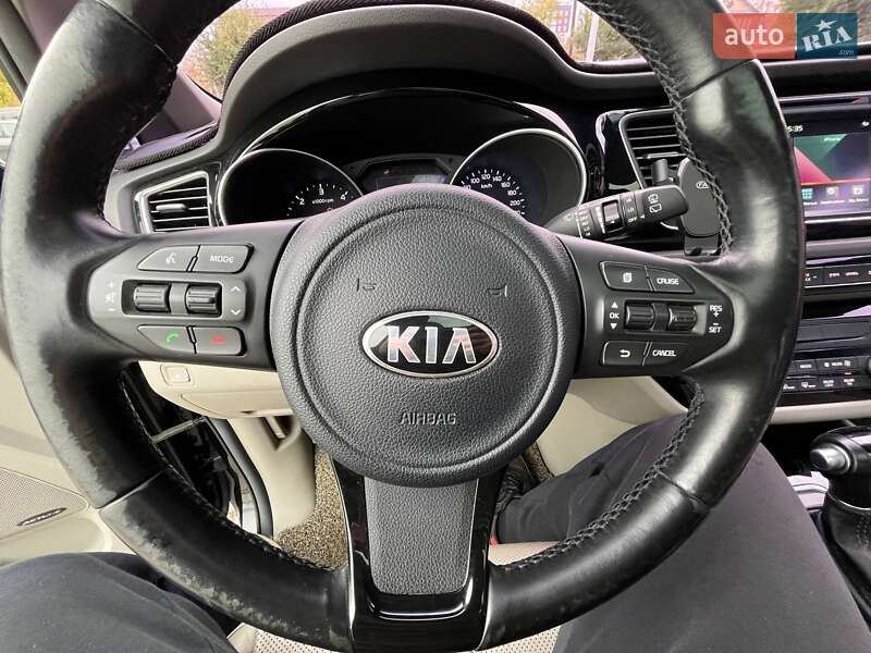 Мінівен Kia Carnival 2014 в Києві