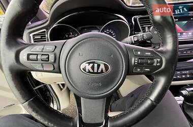 Мінівен Kia Carnival 2014 в 