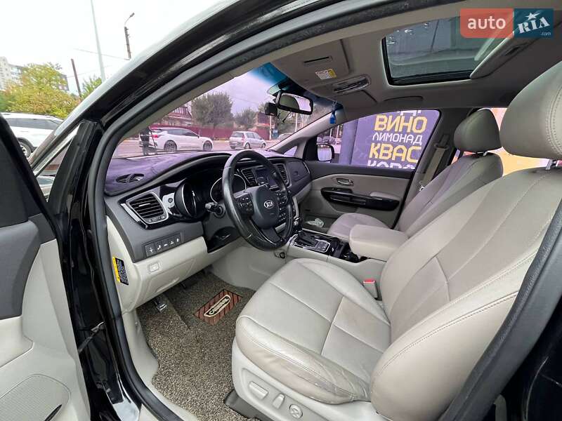 Мінівен Kia Carnival 2014 в Києві