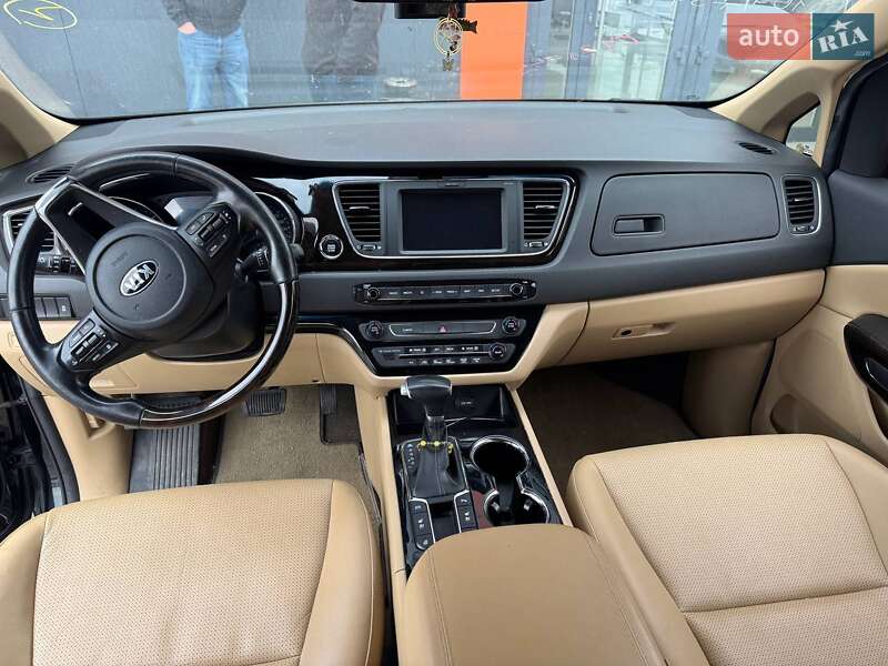 Минивэн Kia Carnival 2019 в Львове