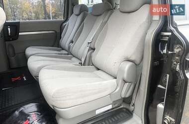 Минивэн Kia Carnival 2006 в 