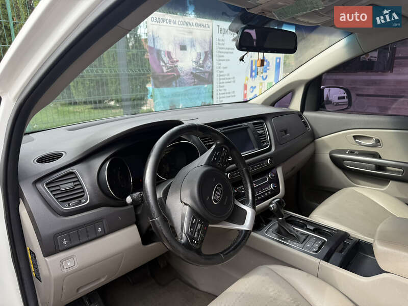 Минивэн Kia Carnival 2015 в Чопе фото 9 Минивэн Kia Carnival 2015 в Чопе
