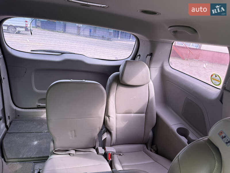 Минивэн Kia Carnival 2015 в Чопе фото 16 Минивэн Kia Carnival 2015 в Чопе