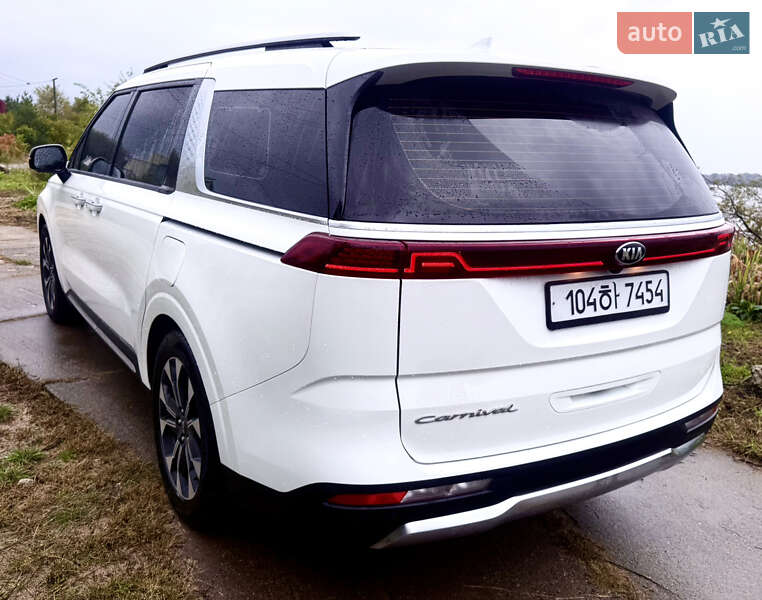Мінівен Kia Carnival 2021 в Києві