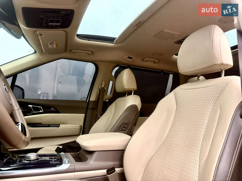 Мінівен Kia Carnival 2021 в Києві