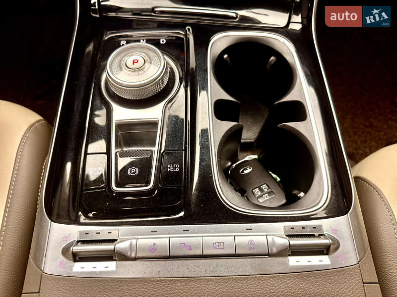 Мінівен Kia Carnival 2021 в Києві